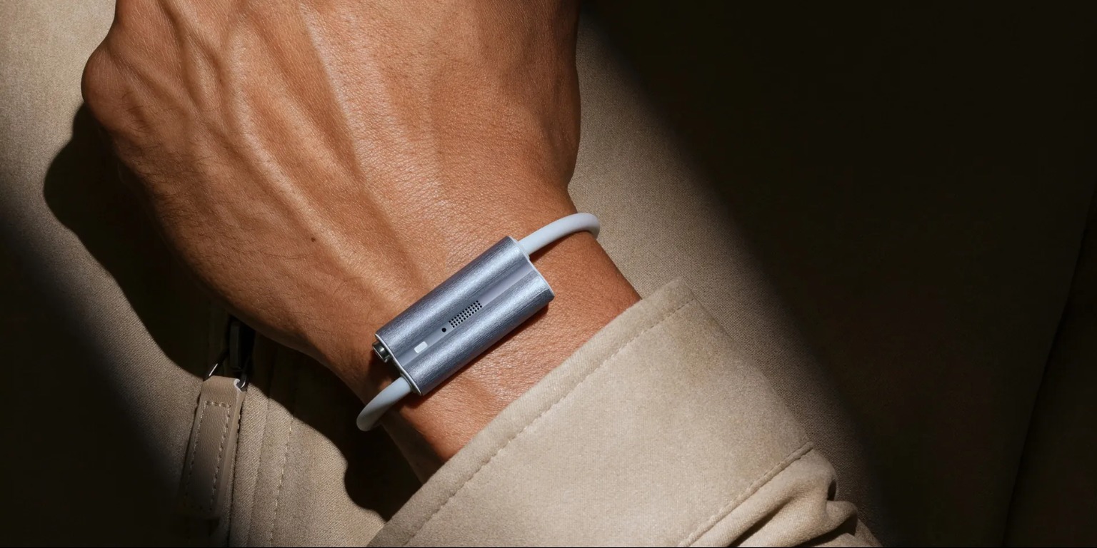 Создатели Fitbit выпустили умный браслет Luffu Link для заботы о близких