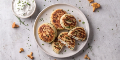 Простые и очень вкусные сырники с лисичками
