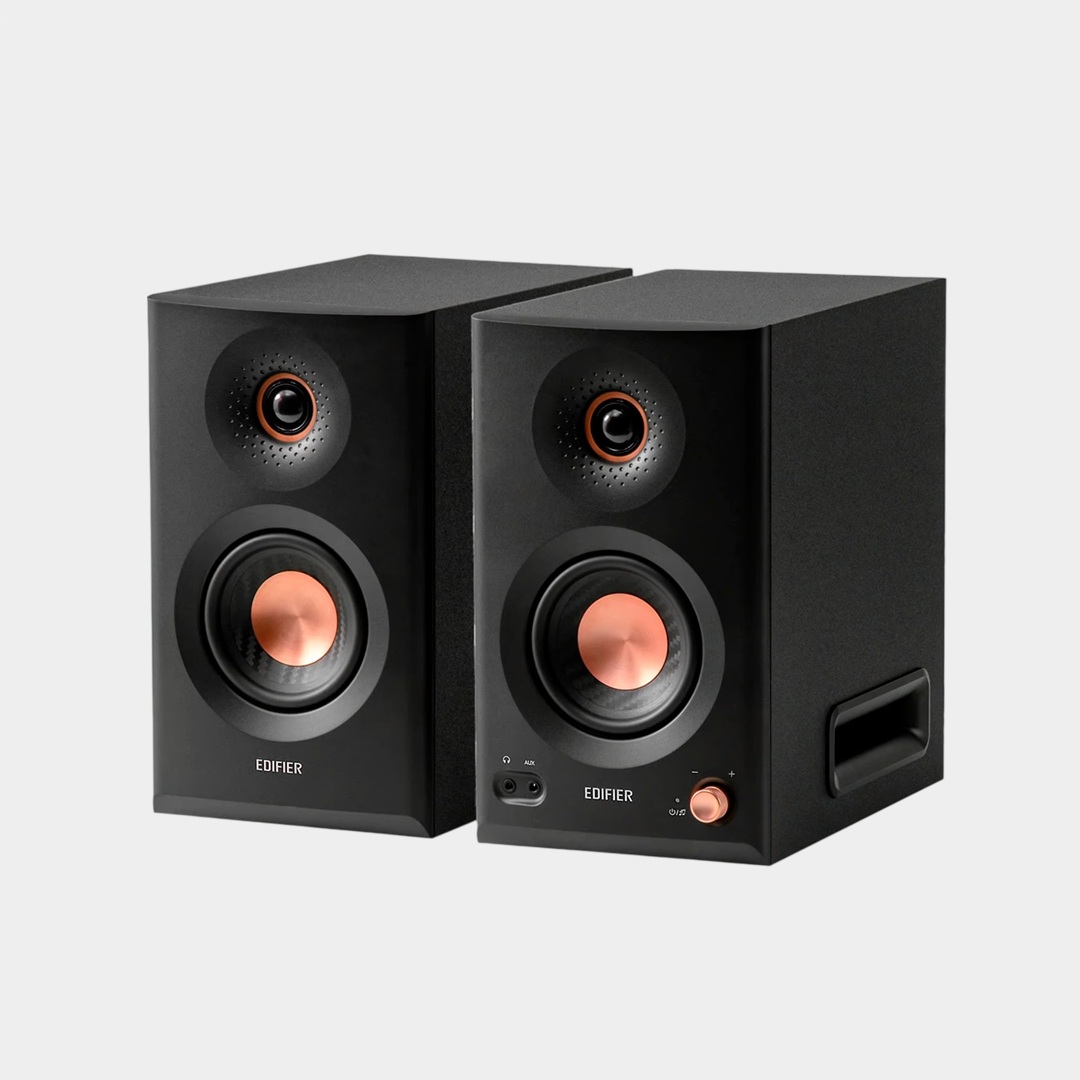 Чёрные колонки Edifier MR5, 13 058 рублей →