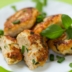 Простые куриные котлеты с овощами — можно и на сковороде, и в духовке