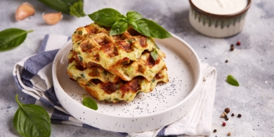 Простые овощные вафли с кабачком, картошкой и морковкой
