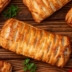 Сытные пирожки из слоёного теста с&nbsp;фаршем и&nbsp;сыром