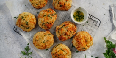 Сырные ПП-булочки с кабачком и фетой