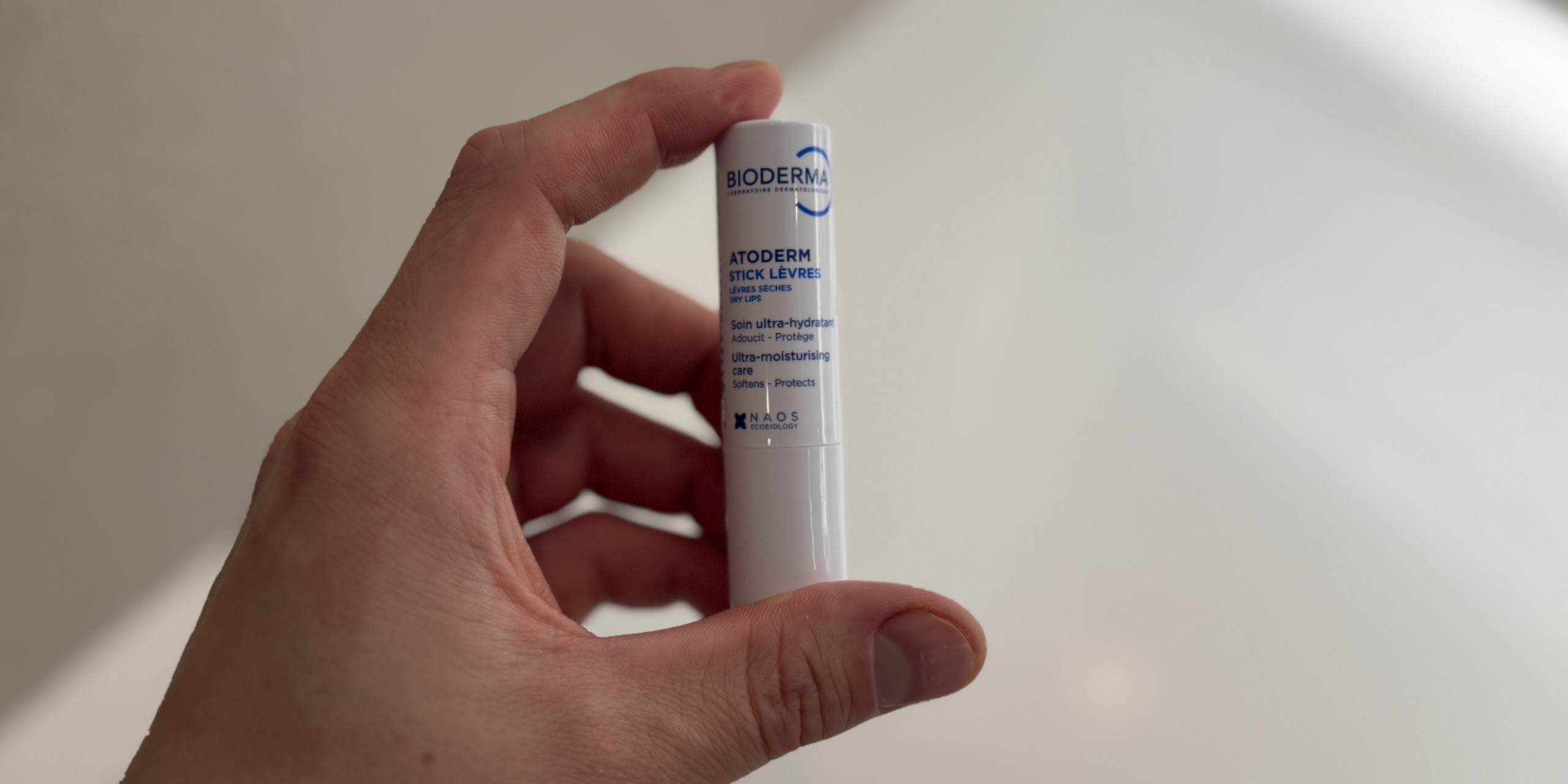 Что в косметичке у дерматолога: бальзам для губ Bioderma Atoderm Stick Lèvres 