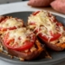 Лодочки из батата с&nbsp;куриным фаршем и&nbsp;сыром