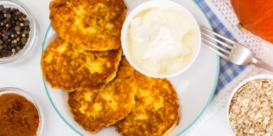 Вкусные осенние оладьи из тыквы с яблоком и овсянкой